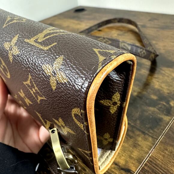 Louis Vuitton Vintage Monogram Florentine Pouch with Crossbody Strap Authentic - Picture 10 of 16